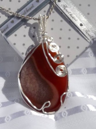 Csíkos achát ezüstözött ékszerdróttal